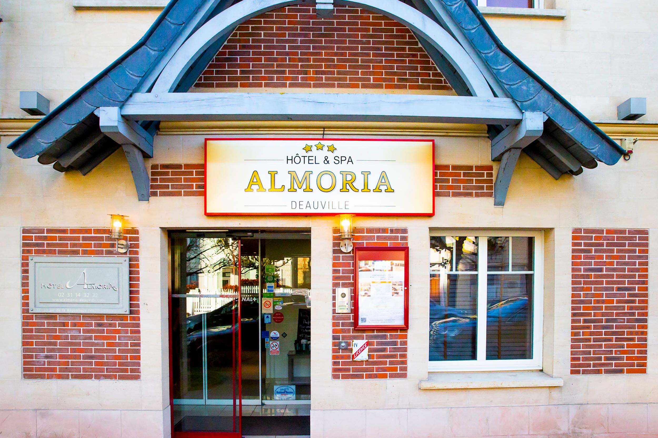 Almoria Hotel & Spa Довиль Экстерьер фото